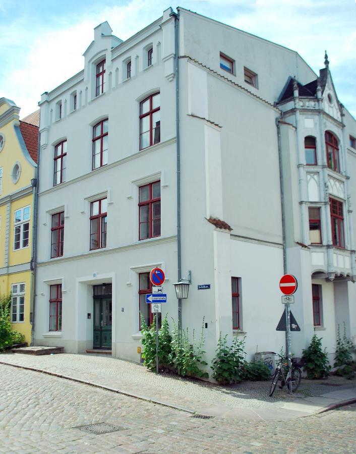 Studios Am Kniepertor In Der Altstadt Щралзунд Екстериор снимка